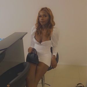 Meet your Posher, Selina